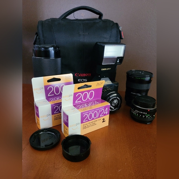 Camera 1984 Canon T70 with Extra Lens - Picture 2 of 11